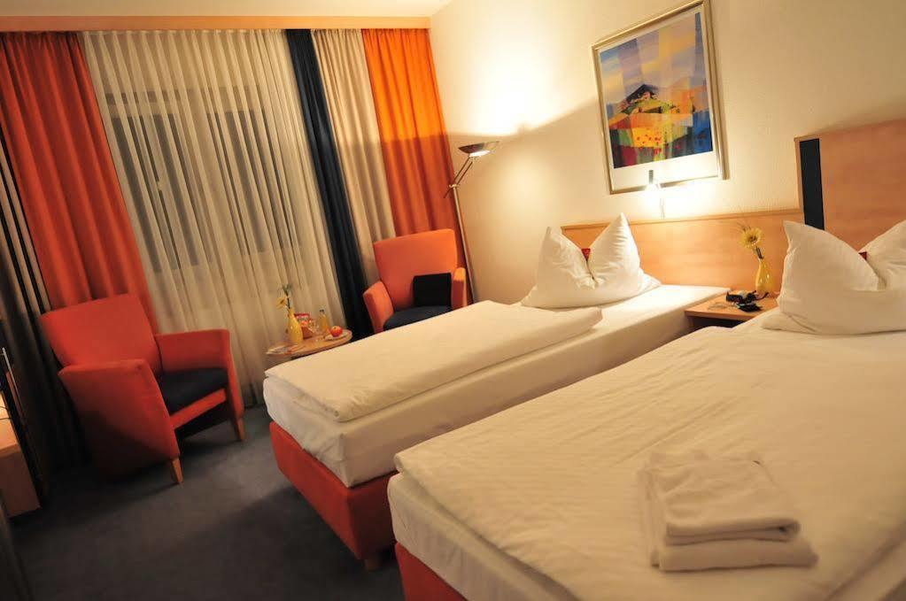 Akzent Hotel Stadt Schluechtern ***S Esterno foto
