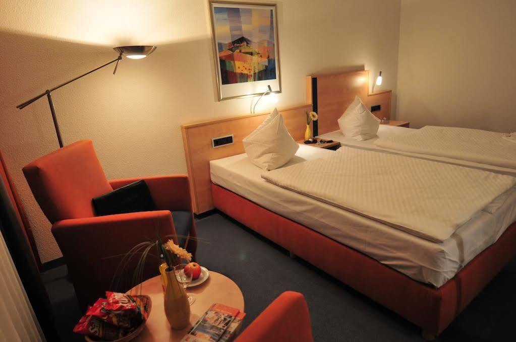 Akzent Hotel Stadt Schluechtern ***S Esterno foto